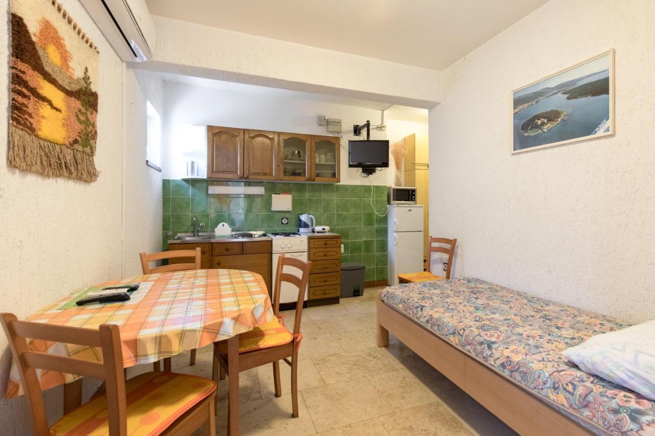 Apartmani Lovorka 普纳特 外观 照片