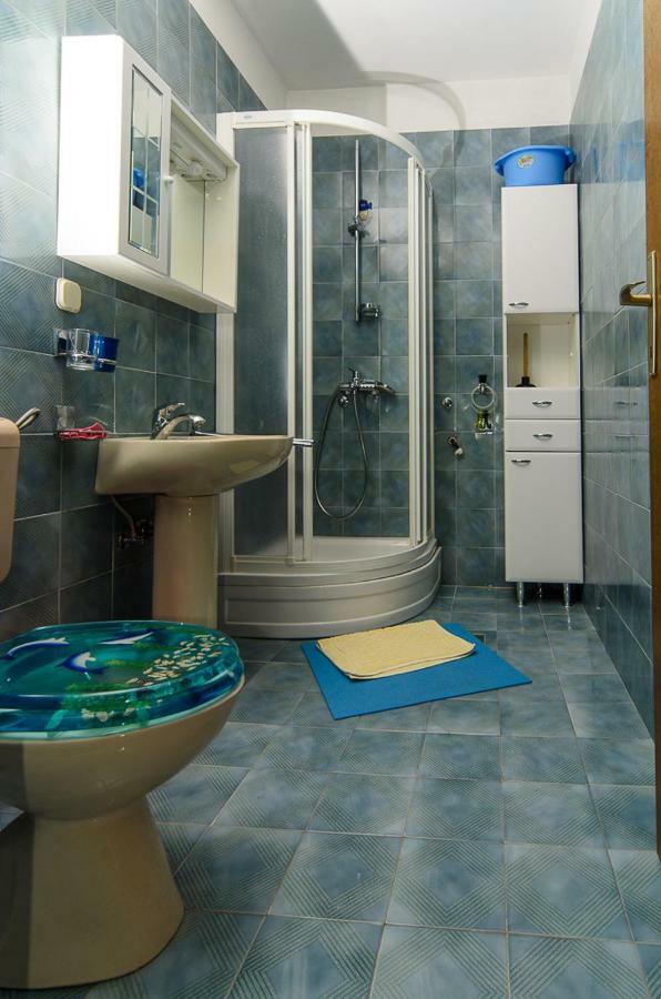 Apartmani Lovorka 普纳特 外观 照片