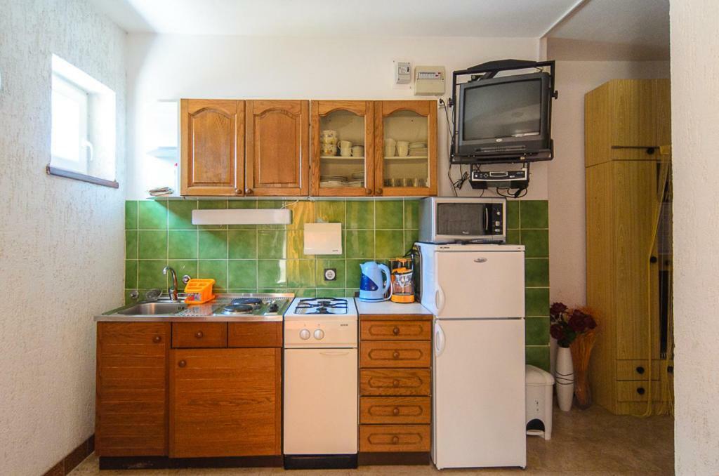 Apartmani Lovorka 普纳特 外观 照片