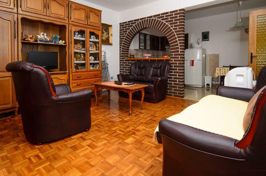Apartmani Lovorka 普纳特 外观 照片