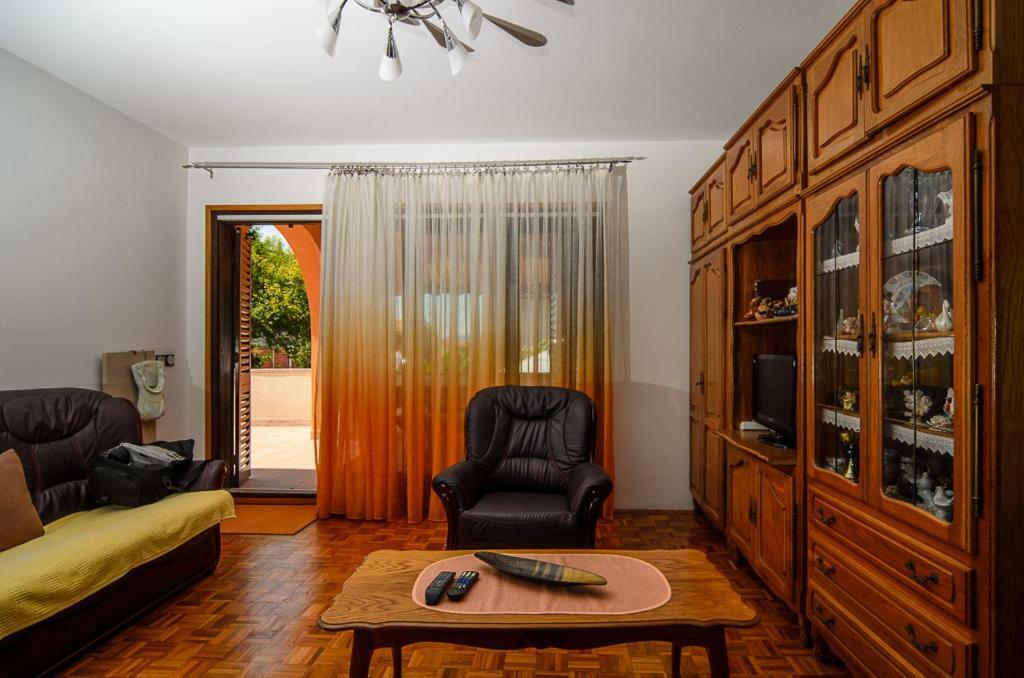 Apartmani Lovorka 普纳特 外观 照片