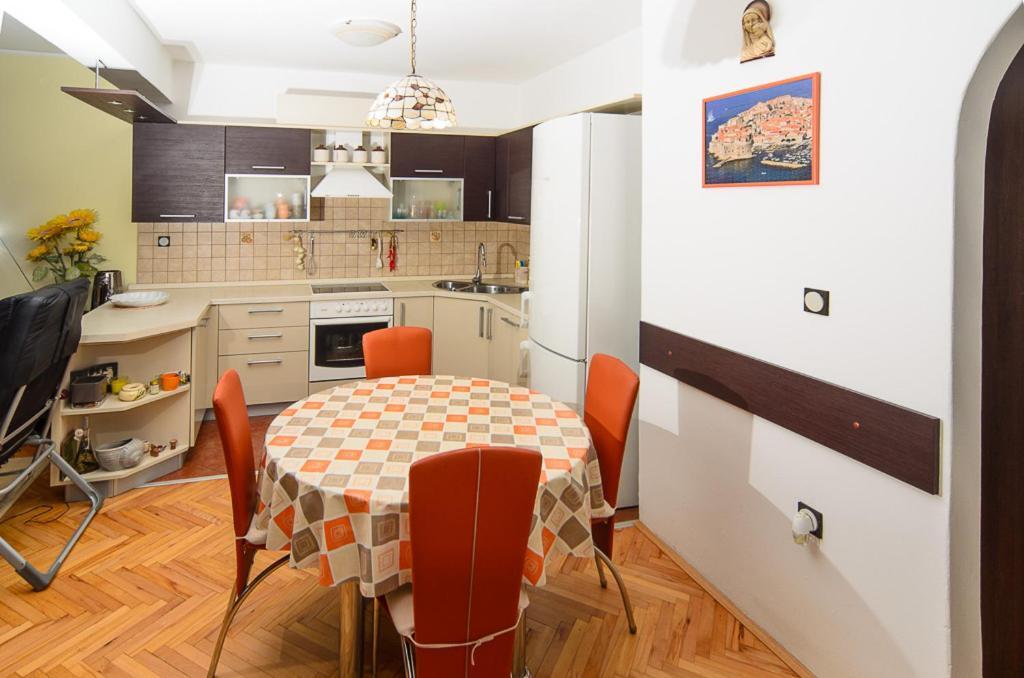 Apartmani Lovorka 普纳特 外观 照片