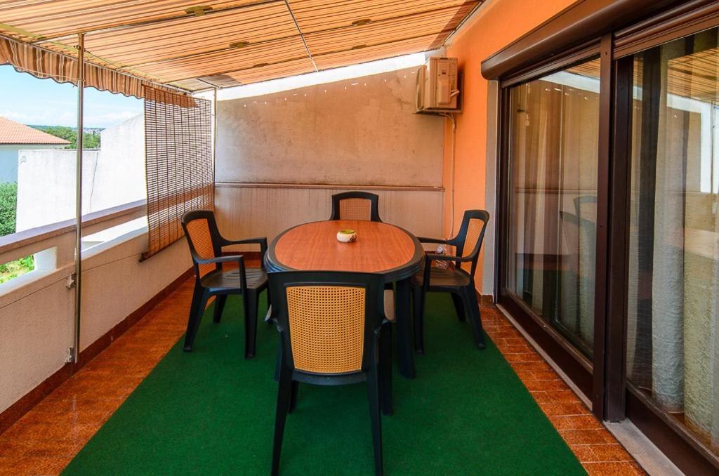 Apartmani Lovorka 普纳特 外观 照片